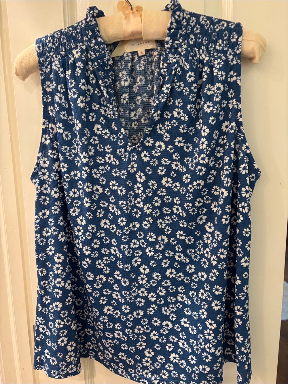 MELLODAY Blue Floral Smocked V-Neck Camisole